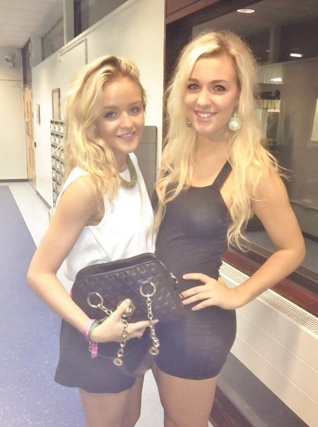 Une belle blonde sur Lyon cherche 2 ou 3 hommes pour s'envoyer en l'air.